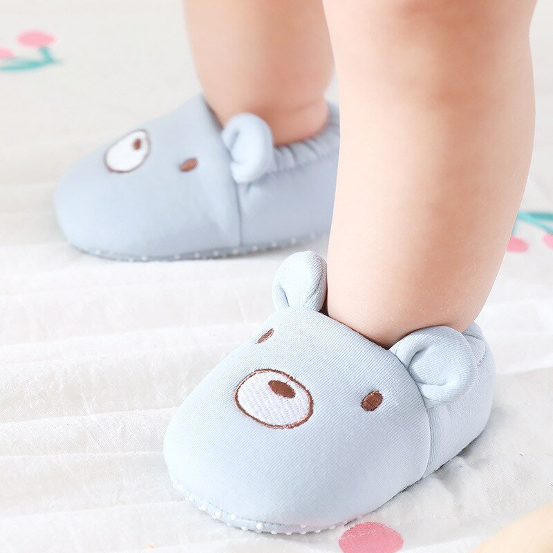 Chaussons intérieur et extérieur pour les tout - petits - antino2